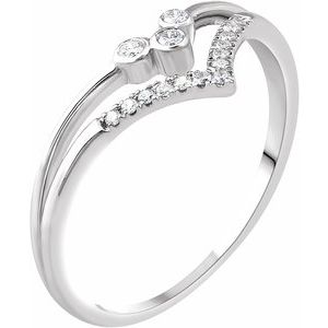 14K White 1/10 CTW Natural Diamond V Ring