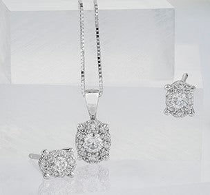 Oval Diamond Necklace with Halo 10KWhite Gold with 18inch Box Chain - Bijouterie Classique