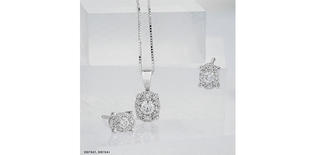 Oval Diamond Stud Earrings - Bijouterie Classique