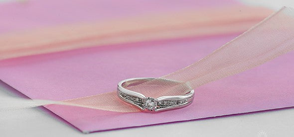 Pave Engagement Ring - Bijouterie Classique