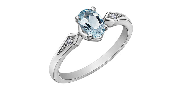 Oval Aquamarine & Diamond Ring
