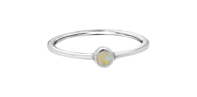 10K White Gold Ring with bezel setting opal - Bijouterie Classique